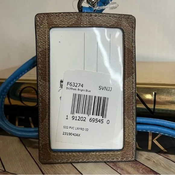 Coach signature Lanyard NWT - Picture 2 of 5